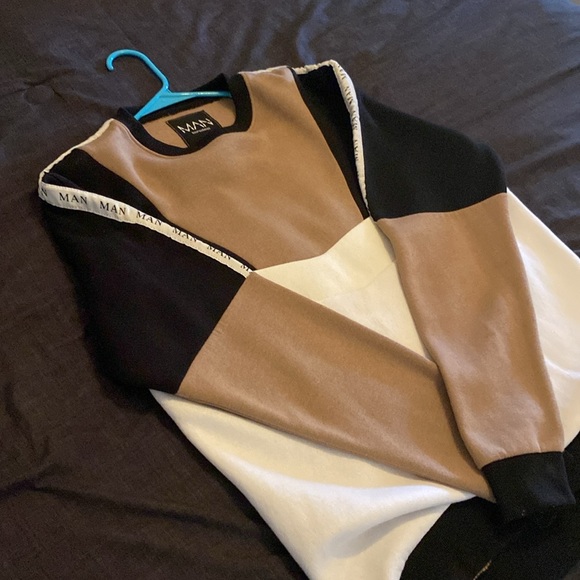 Sweater - Picture 2 of 5